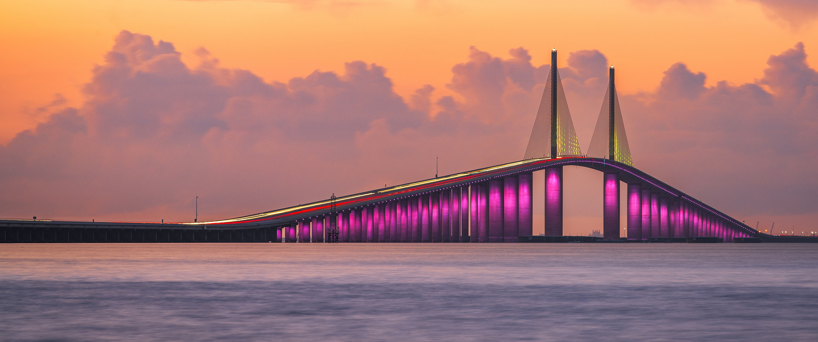 Sunshine Skyway Bridge spanning the Lower Tampa Bay and connecting Terra Ceia to St. Petersburg, Florida, USA. 